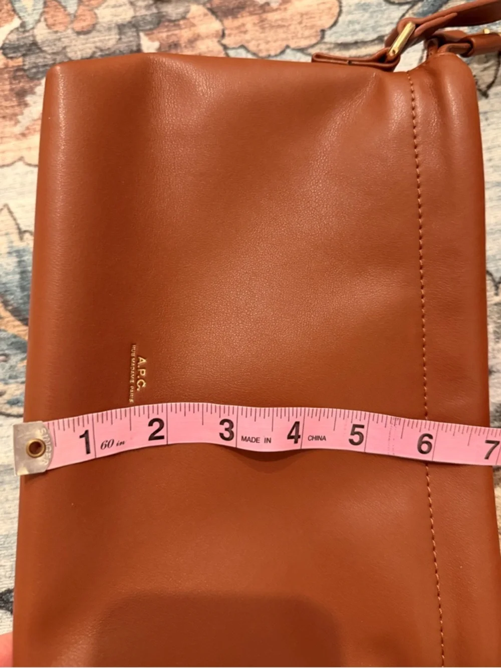 NEW A.P.C. Drawstring Magnet Closure Chestnut Leather Crossbody (smoke/pet free) - Picture 6 of 9